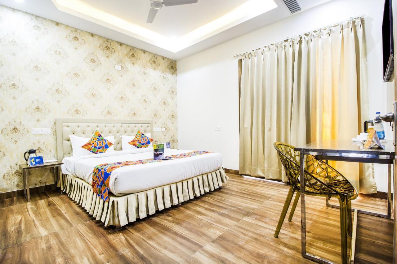 Готель S.R. Residency Zirakpur Екстер'єр фото