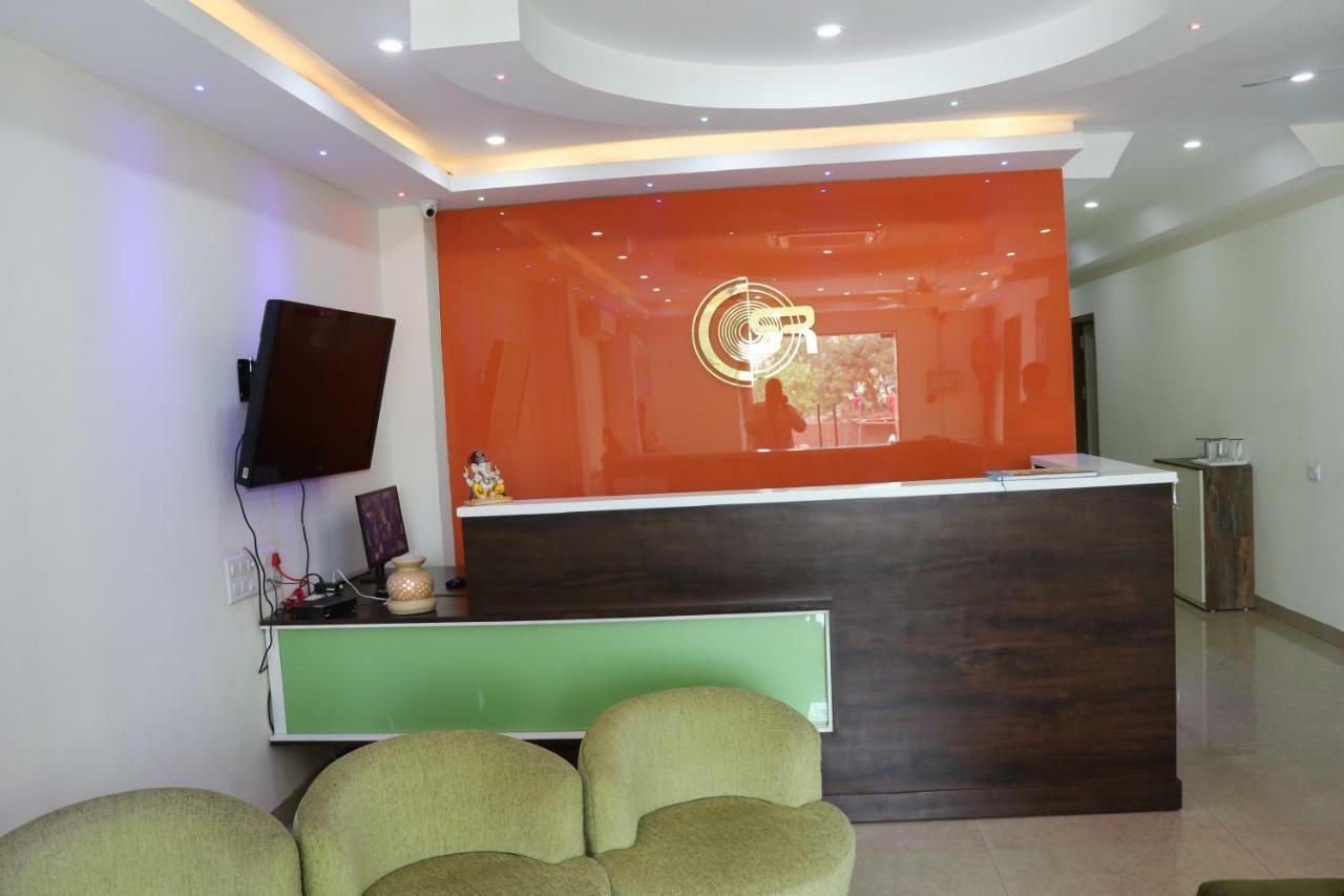 Готель S.R. Residency Zirakpur Екстер'єр фото