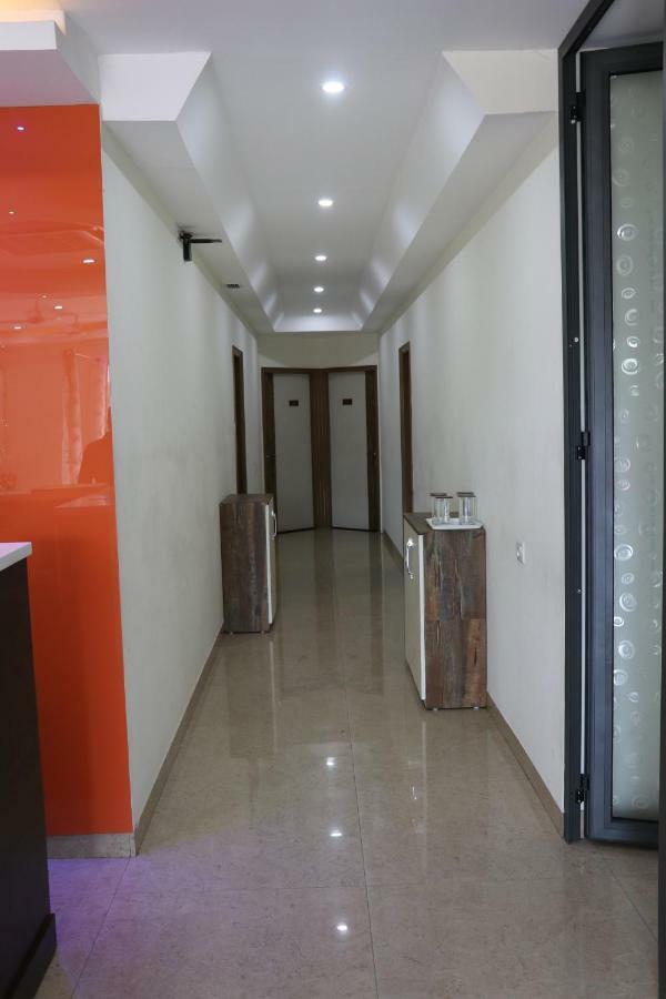 Готель S.R. Residency Zirakpur Екстер'єр фото