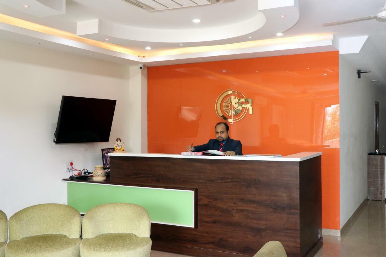 Готель S.R. Residency Zirakpur Екстер'єр фото