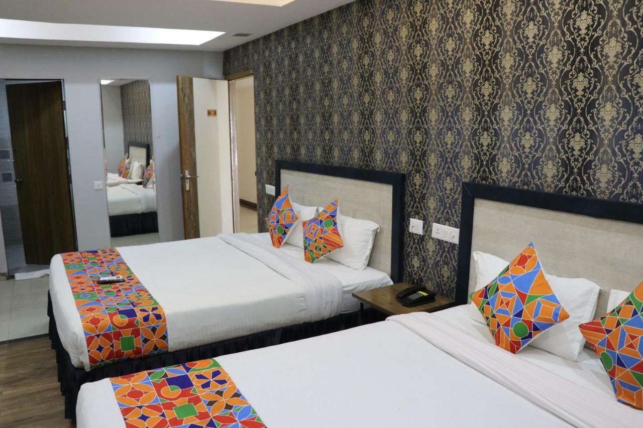 Готель S.R. Residency Zirakpur Екстер'єр фото