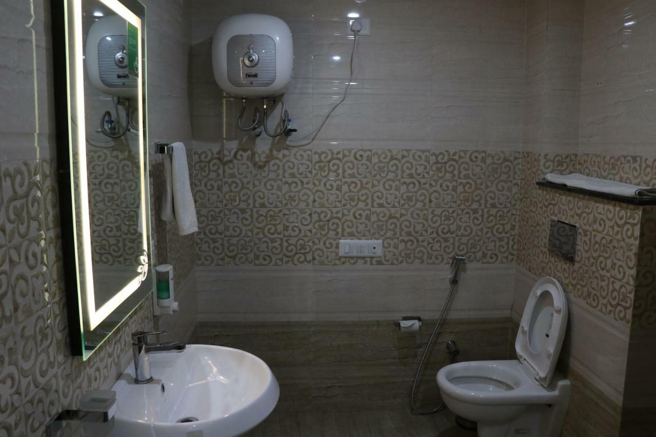 Готель S.R. Residency Zirakpur Екстер'єр фото