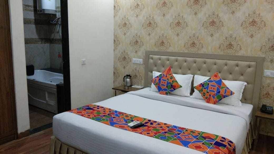 Готель S.R. Residency Zirakpur Екстер'єр фото