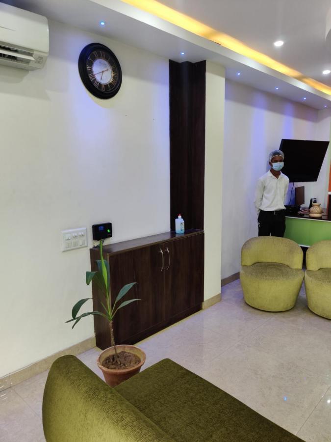 Готель S.R. Residency Zirakpur Екстер'єр фото