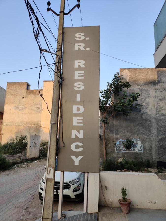 Готель S.R. Residency Zirakpur Екстер'єр фото